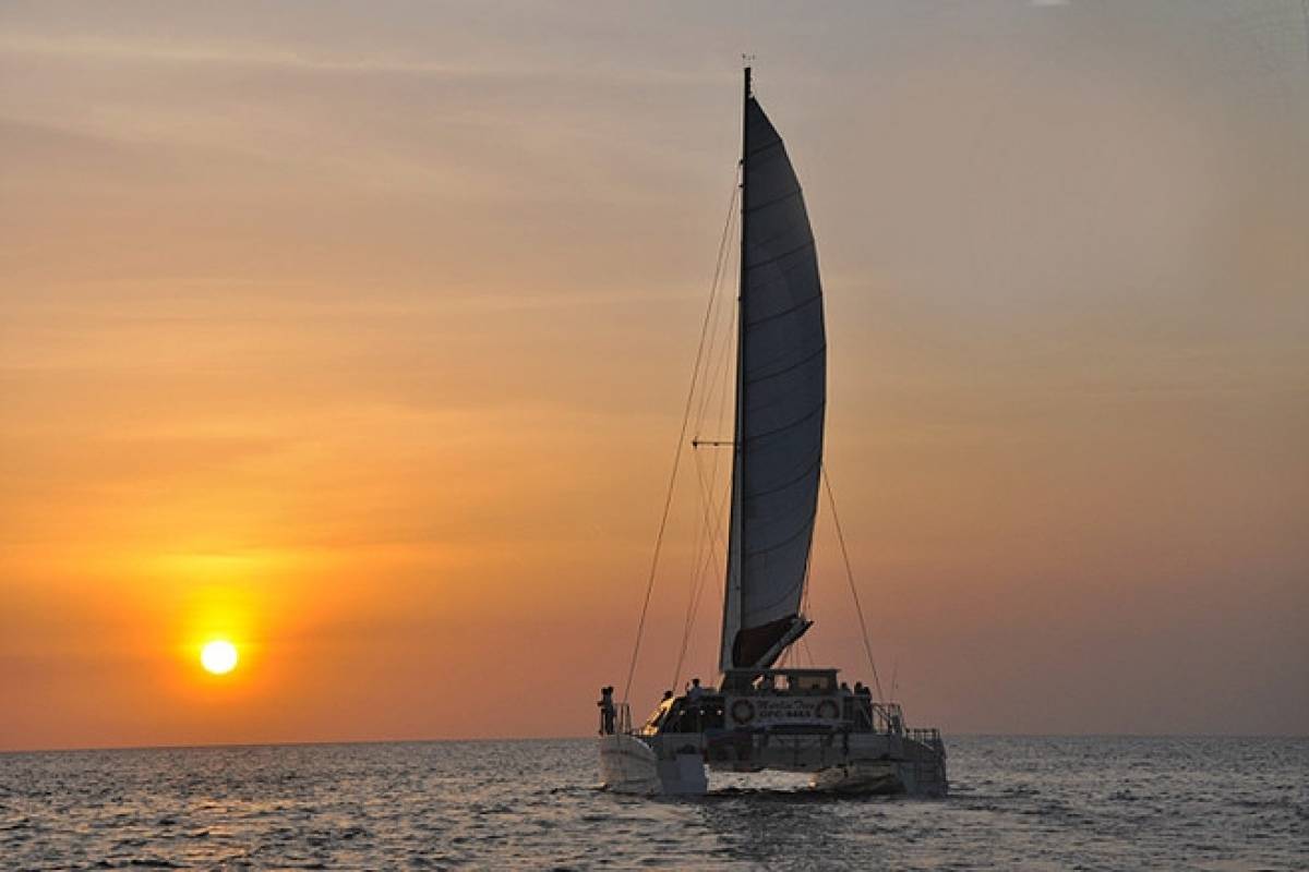 sailboat tours in costa rica